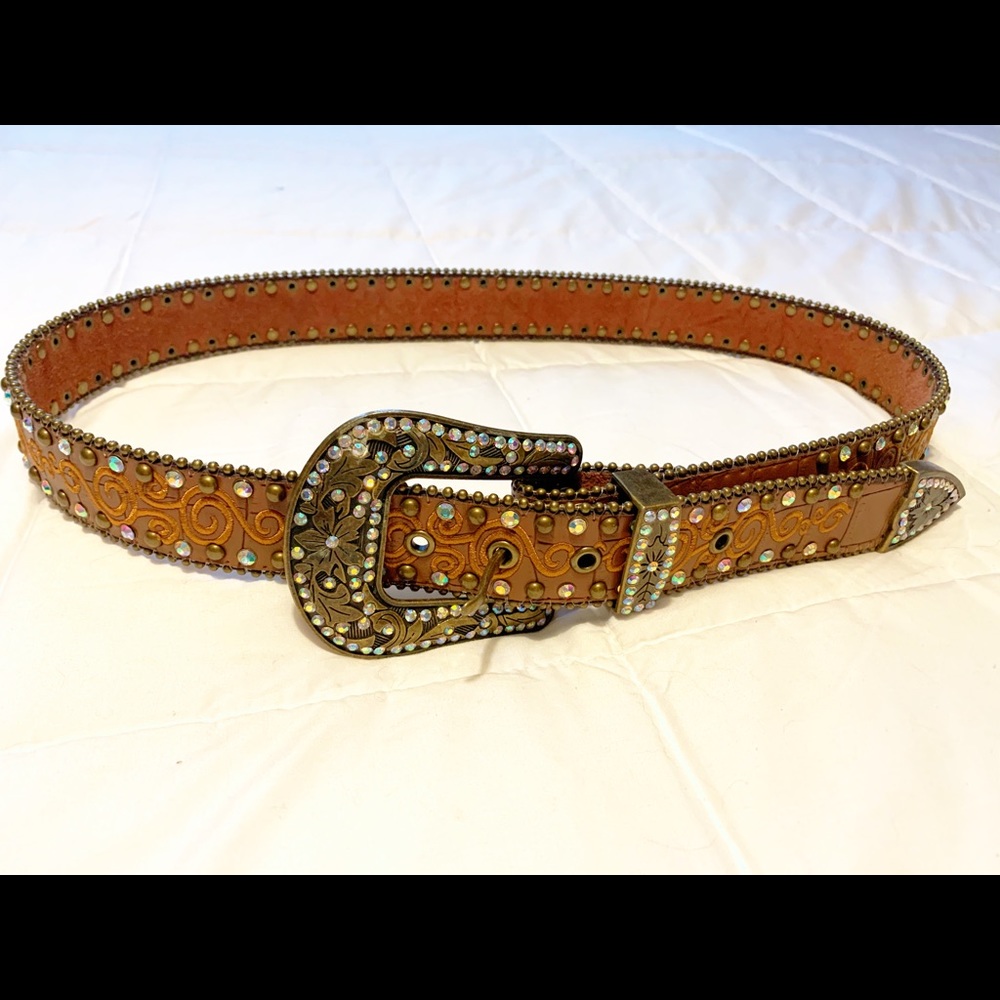 Women’s leather bling belt